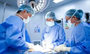 15 khối u xơ kết thành chùm gây biến dạng tử cung