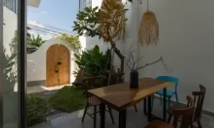 Cải tạo nhà phố thiếu sáng thành không gian như nghỉ dưỡng